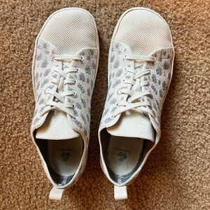 Women’s Groundies Barefoot Sneakers